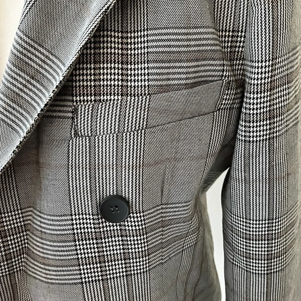 Romeo & Juliet Couture | Black/White/Red Plaid Open Front Fringed Blazer *NWT* - Picture 6 of 15